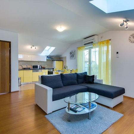 Apartmani Admiral Viskovo Bagian luar foto