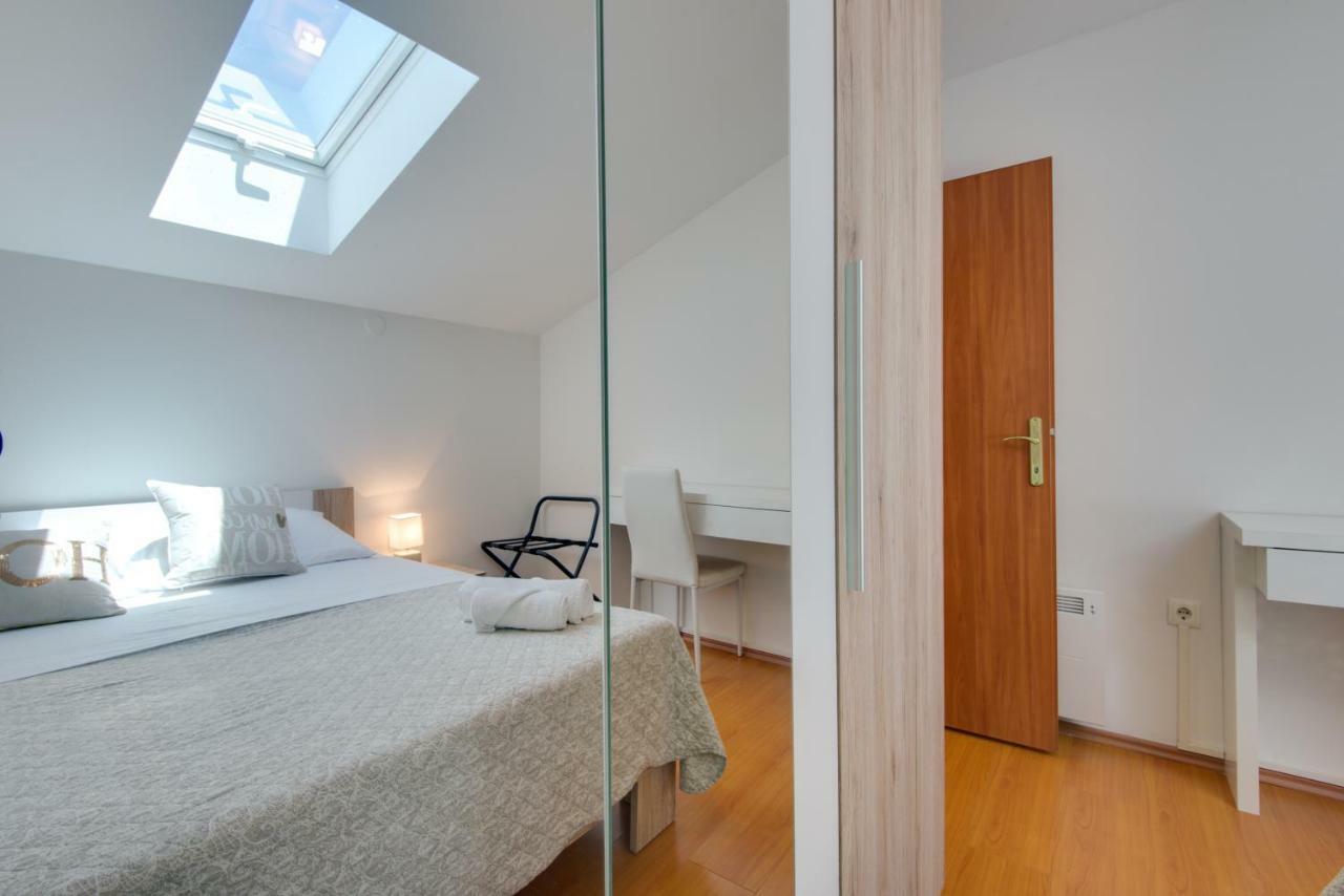 Apartmani Admiral Viskovo Bagian luar foto